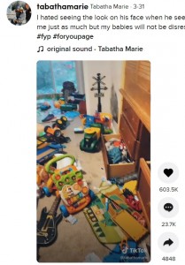 おもちゃで溢れかえった息子の部屋（画像は『Tabatha Marie　2021年3月31日付TikTok「I hated seeing the look on his face when he seen his room.」』のスクリーンショット）