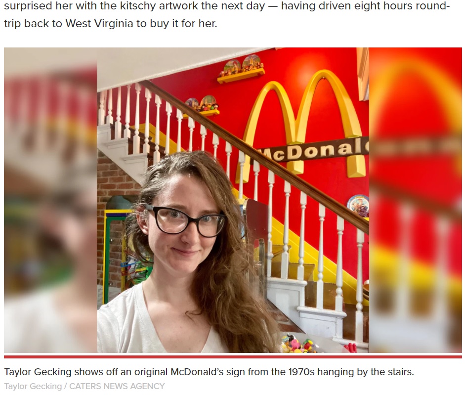 マクドナルドのグッズを見るだけで「心が躍る」とテイラーさん（画像は『New York Post　2021年5月28日付「Virginia woman transforms home into McDonald’s shrine」（Taylor Gecking / CATERS NEWS AGENCY）』のスクリーンショット）