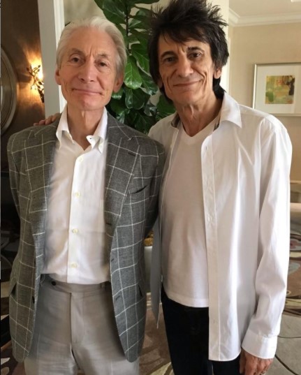 ロニー・ウッド、チャーリーとの2ショットで追悼（画像は『Ronnie Wood　2021年8月25日付Instagram「I love you my fellow Gemini」』のスクリーンショット）