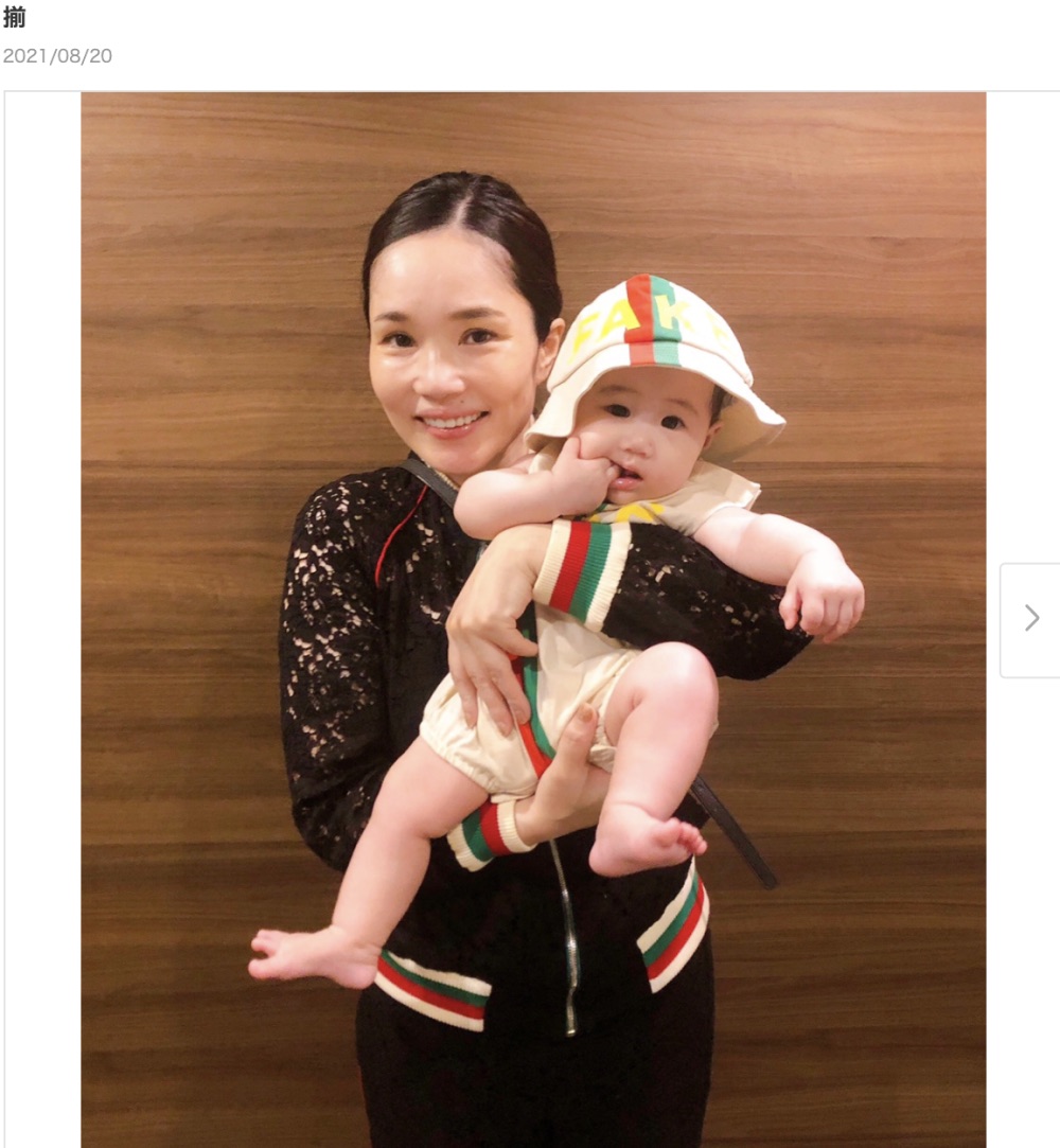 生後5か月の“バブ子”と平野ノラ（画像は『nora　2021年8月20日付オフィシャルブログ「揃」』のスクリーンショット）