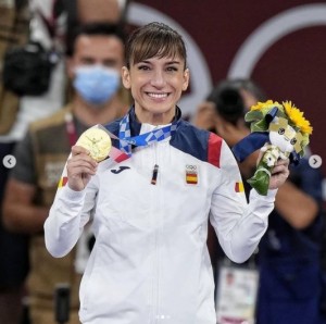 【イタすぎるセレブ達】空手形の“初代女王”サンドラ・サンチェス選手、コーチの夫との結婚記念日に金メダル獲得