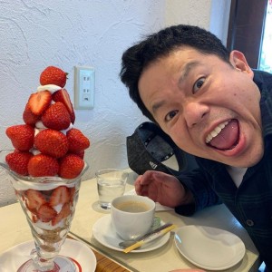 「過剰歯」というダイアン津田（画像は『ダイアン津田　2021年2月15日付Instagram「喰らうぜ！」』のスクリーンショット）