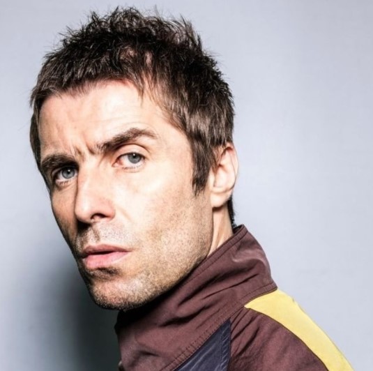 リアム・ギャラガー、股関節の大手術を受けたことを公表した（画像は『Liam Gallagher　2021年2月17日付Instagram「That’s my middle name…」』のスクリーンショット）