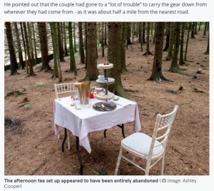 【海外発！Breaking News】森の中になぜかテーブルセット「アート作品」「プロポーズに失敗？」憶測飛び交うも、その事実に拍子抜け（英）