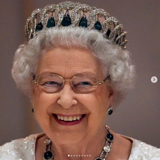 健康状態が懸念されているエリザベス女王（画像は『The Royal Family　2021年6月2日付Instagram「Her Majesty The Queen will celebrate her Platinum Jubilee from Thursday 2nd - Sunday 5th June 2022」』のスクリーンショット）