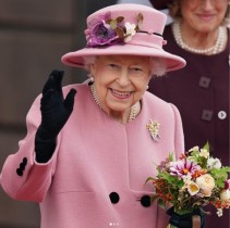 【イタすぎるセレブ達】エリザベス女王、今後2週間は公の場での公務を行わないことに