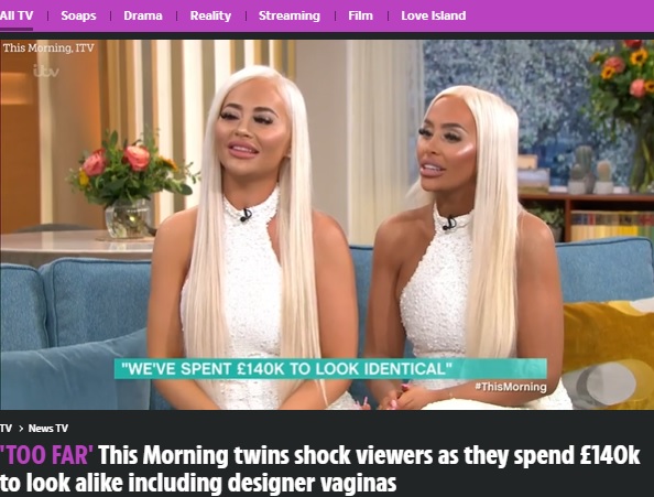 2100万円以上を費やし整形をする双子姉妹（画像は『The Sun　2021年10月4日付「‘TOO FAR’ This Morning twins shock viewers as they spend ￡140k to look alike including designer vaginas」（Credit: itv）』のスクリーンショット）