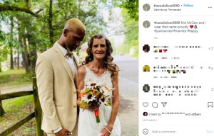 テネシー州で結婚した2人（画像は『Cheryl　2021年9月5日付Instagram「Mrs McCain and I wear that name proudly」』のスクリーンショット）