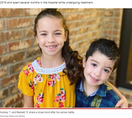 7歳になったアーブリーちゃんと6歳の弟ベケット君（画像は『New York Post　2021年10月4日付「Mom shares update on son’s viral cancer battle amid COVID」（Kennedy News and Media）』のスクリーンショット）