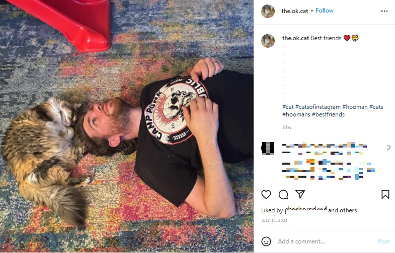 ダンさんのベストフレンド（画像は『The OK Cat　2021年7月15日付Instagram「Best friends」』のスクリーンショット）