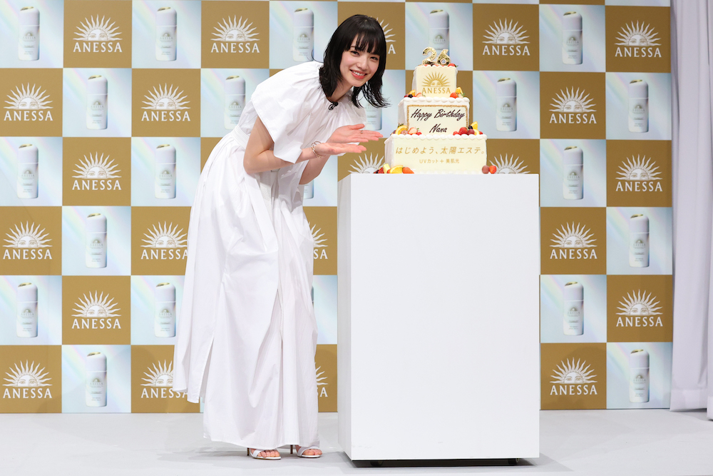 26歳のバースデーケーキと小松菜奈