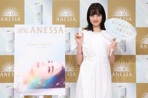 「アネッサ」のミューズに就任した小松菜奈