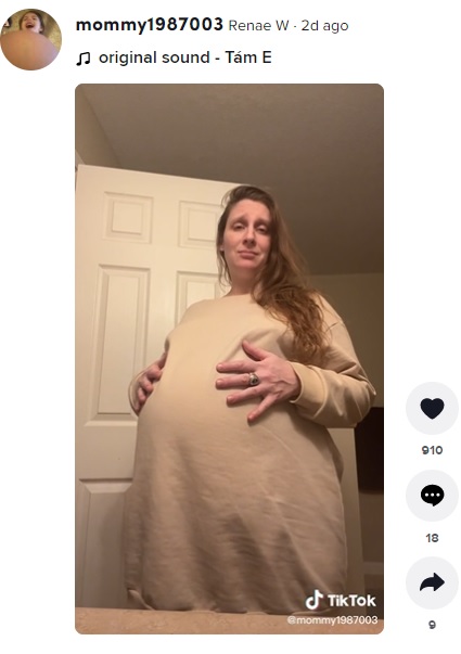 妊娠37週のレネイさん（画像は『Renae W　2022年2月1日付TikTok』のスクリーンショット）