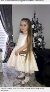 ずっと髪を伸ばしてきたエラちゃん（画像は『Metro　2022年2月21日付「Eight year old cuts her hair for the first time － to donate to a children’s cancer charity」（Picture: North News ＆ Pictures Ltd）』のスクリーンショット）