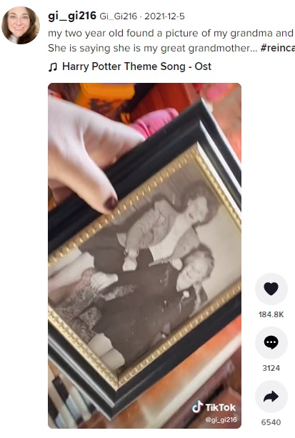 ジジさんの祖母と曽祖母（画像は『Gi_Gi216　2021年12月5日付TikTok「my two year old found a picture of my grandma and great grandmother.」』のスクリーンショット）