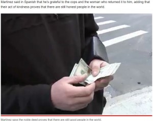 46万円もの大金が全て無事に返ってきた（画像は『New York Post　2022年3月4日付「Wallet with ＄4,000 lost in Times Square incredibly returned to owner」（NBC-TV 4 NYC）』のスクリーンショット）