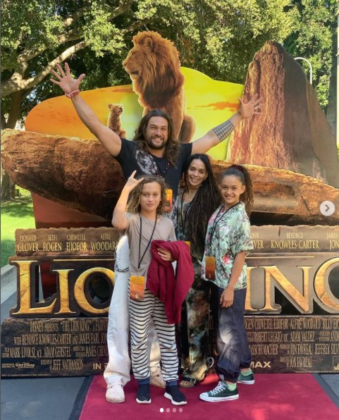 ジェイソンとリサ、ローラちゃんとウルフくん（画像は『Jason Momoa　2019年7月21日付Instagram「HAPPY BIRTHDAY MY LOVEE.」』のスクリーンショット）