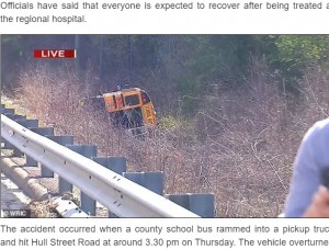 事故で生徒5人、大人2人が怪我（画像は『Darik News　2022年4月21日付「Students with special needs injured after Virginia school bus accident」（（C）WRIC）』のスクリーンショット）