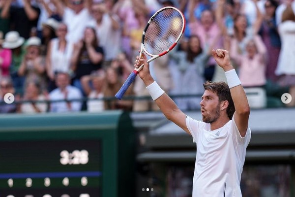 ベスト4進出を決めたノリー選手（画像は『Cameron Norrie　2022年7月5日付Instagram「Beautiful day」』のスクリーンショット）