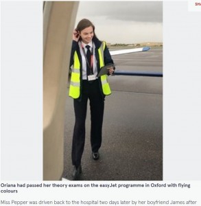 「easyJet」のパイロット訓練生だったオリアナさん（画像は『The Mirror　2022年7月7日付「Trainee easyJet pilot, 21, died after mosquito bite on her forehead spreads to brain」』のスクリーンショット）