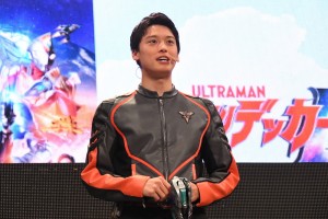 『ウルトラマンデッカー』で主演の松本大輝