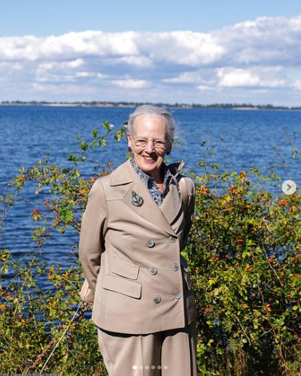 称号取り消しは「彼らの将来にとって良いこと」とマルグレーテ女王（画像は『DET DANSKE KONGEHUS　2022年8月31日付Instagram「Sommertogt til Smålandsfarvandet」』のスクリーンショット）