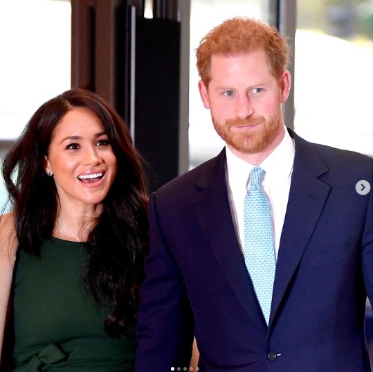 リラックスしてコンサートを楽しむ姿が目撃されたヘンリー王子夫妻、これぞまさに「台風の目」？（画像は『The Duke and Duchess of Sussex　2019年10月15日付Instagram「This evening, The Duke and Duchess of Sussex attended the annual ＃WellChildAwards in London.」』のスクリーンショット）