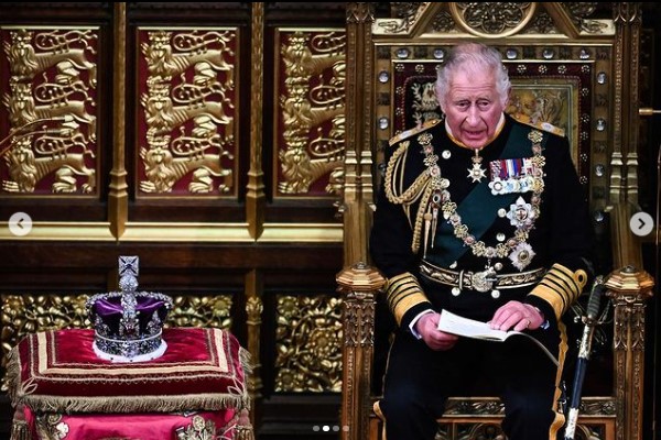 チャールズ国王の戴冠式計画の一部が明らかに（画像は『The Royal Family　2022年5月10日付Instagram「Today The Prince of Wales read The Queen’s speech at the State Opening of Parliament for the first time.」』のスクリーンショット）