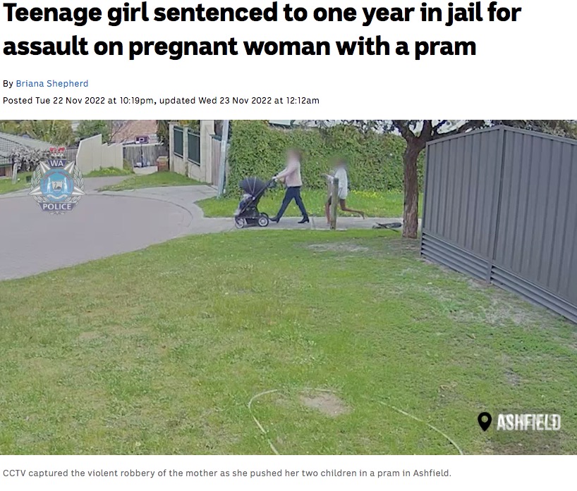 子供を連れて散歩していた妊婦（画像は『ABC　2022年11月23日付「Teenage girl sentenced to one year in jail for assault on pregnant woman with a pram」』のスクリーンショット）