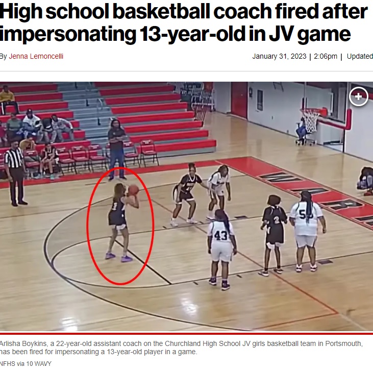 高校生に交じってプレーする22歳のコーチ（画像は『New York Post　2023年1月31日付「High school basketball coach fired after impersonating 13-year-old in JV game」（NFHS via 10 WAVY）』のスクリーンショット）