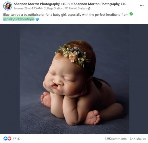 「最高にキュート」なサットンちゃん（画像は『Shannon Morton Photography, LLC　2023年1月28日付Facebook「Blue can be a beautiful color for a baby girl」』のスクリーンショット）