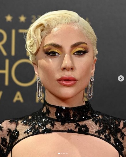 レディー・ガガの咄嗟の行動にファン絶賛（画像は『Lady Gaga　2022年3月15日付Instagram「＠criticschoice」』のスクリーンショット）