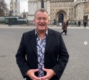 ダイアナ妃の執事としてかつて英王室に仕えたポール・バレル氏（画像は『Paul Burrell RVM　2022年2月20日付Instagram「Today, Burrell’s Britain is at Westminster Abbey in London.」』のスクリーンショット）