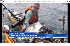 スコットさんは大きな魚を釣り上げたばかりで、「GoPro（ゴープロ）」の撮影機能がオンになっていたという。そのためサメ襲撃の瞬間が捉えられた（画像は『KITV 4 Island News　2023年5月13日付「Shark attacks kayak off Kualoa, caught on camera」』のスクリーンショット）