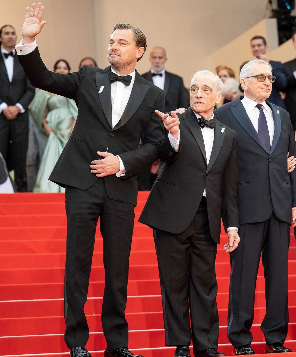 カンヌ国際映画祭のレッドカーペットで、マーティン・スコセッシ監督やロバート・デ・ニーロと並ぶレオナルド・ディカプリオ
