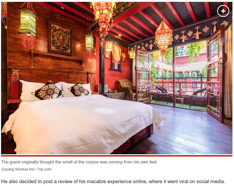 インスタ映えすると人気のホテルに泊まった男性は、部屋に入ってすぐに異臭に気づいた。自分の足の臭いかもしれないと一度は思ったが、予想外の事実が明らかになった（画像は『New York Post　2023年5月2日付「Tibet hotel guest blames feet for horrible stench in room― but then discovers dead body under bed」（Guzang Shuhua Inn / Trip.com）』のスクリーンショット）