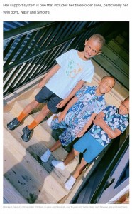 3つ子の赤ちゃんたちの兄。8歳のメシア君と6歳の双子のナシル君とシンシア君。母モニークさんによると、3人とも積極的に手伝ってくれるそうだ（画像は『Good Morning America　2023年5月17日付「Mom of twins gives birth to triplets」（Courtesy Monique Davaul）』のスクリーンショット）