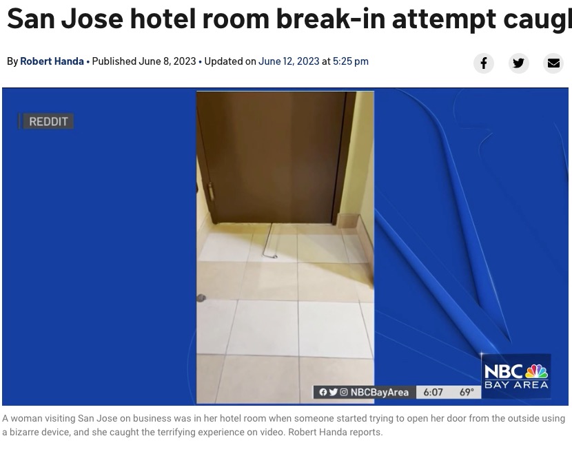 部屋のドアの下からワイヤーが伸びてきて、ドアノブを開けようとする様子に宿泊していたデブラさんは驚いたという（画像は『NBC Bay Area　2023年6月8日付「San Jose hotel room break-in attempt caught on camera」』のスクリーンショット）