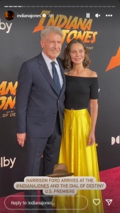 おしどり夫婦として知られる2人。ハリソン・フォードの妻キャリスタ・フロックハートは「ラルフ・ローレン」による鮮やかなイエローのスカートを纏っていた（画像は『Indiana Jones　2023年6月14日付Instagram』のスクリーンショット）