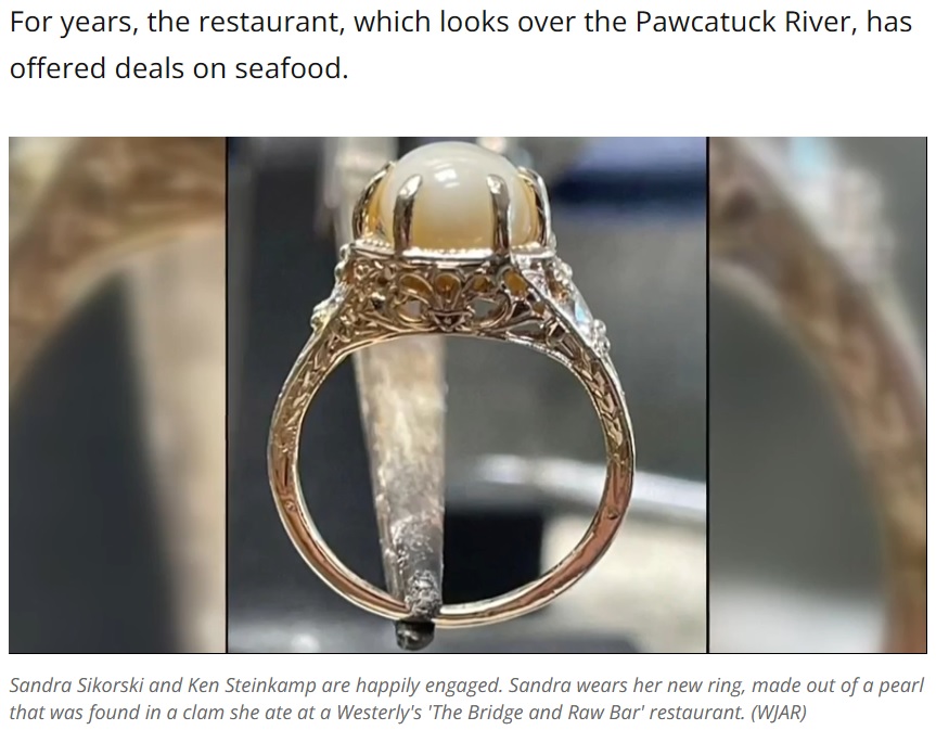 運命を感じたケンさんは、見つけた真珠を指輪に加工してもらった。その指輪を添えてサンディさんにプロポーズをすることに（画像は『NBC 10 WJAR　2023年7月25日付「Westerly woman finds rare pearl while eating clam; made into engagement ring」（WJAR）』のスクリーンショット）