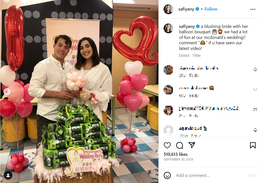 2019年、香港のマクドナルドで「ハピネス・パーティー」を開いたカップル。アップルパイを重ねたウエディングケーキがパーティーに花を添えていた（画像は『Safiya Nygaard　2019年9月30日付Instagram「a blushing bride with her balloon bouquet」』のスクリーンショット）