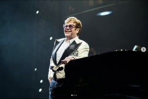 ラストツアー『フェアウェル・イエロー・ブリック・ロード』でのエルトン・ジョン（画像は『Elton John　2023年7月9日付Instagram「Thank you Copenhagen for a fantastic night!」』のスクリーンショット）