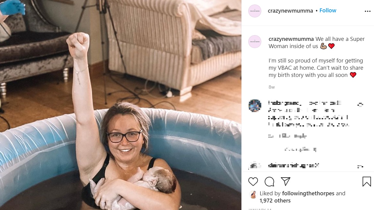 英エセックス在住の女性が2021年1月、自宅での水中出産の様子を捉えた動画をInstagramに投稿したところ、「命の誕生に感動」「生々しすぎる」と賛否両論が巻き起こった（画像は『Ella Roberts　2021年1月14日付Instagram「We all have a Super Woman inside of us」』のスクリーンショット）