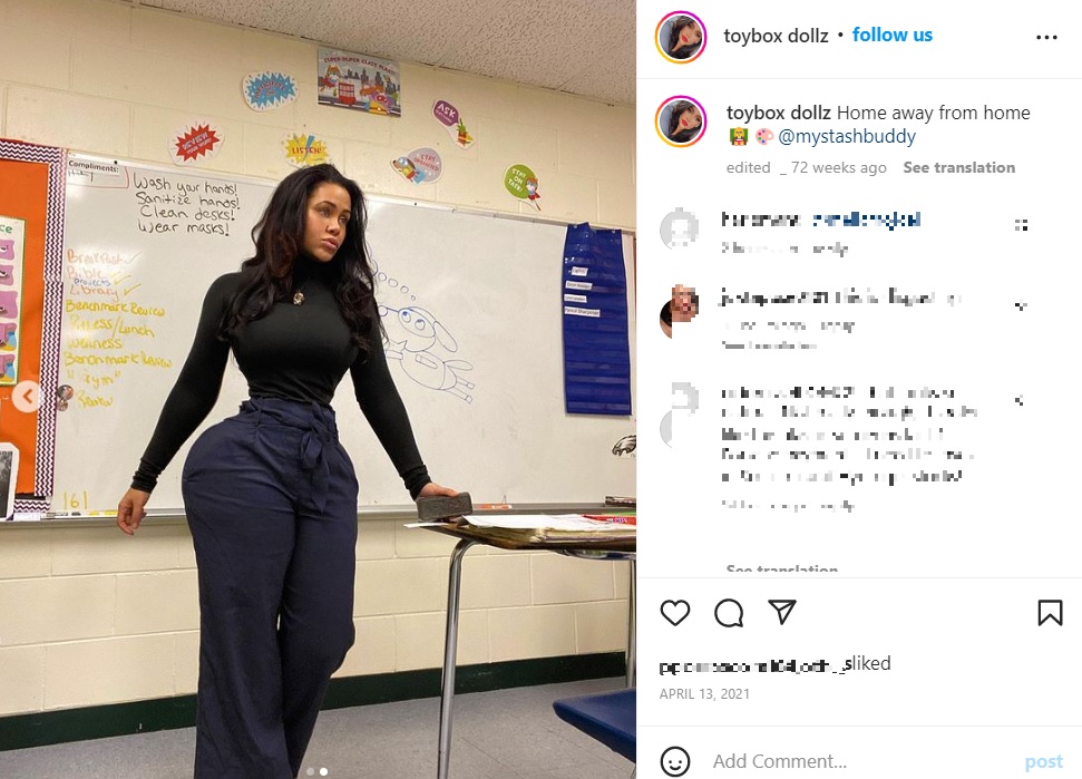 米ニュージャージー州で2021年8月、保護者が解雇を要求した女性教師。体のラインを強調したタイトな服ばかりを着ることで「服装が不適切」「教育者としてふさわしくない」といった声があがっていた（画像は『The Art Teacher　2021年4月13日付Instagram「Home away from home」』のスクリーンショット）