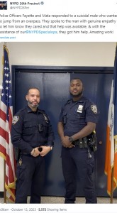 米ニューヨーク市警察のカール・ファイエット警官（右）とエリオドロ・マータ警官（左）。心のこもった対応は多くの人に感動をもたらした（画像は『NYPD 26th Precinct　2023年10月12日付X「Police Officers Fayette and Mata responded to a suicidal male who wanted to jump from an overpass」』のスクリーンショット）