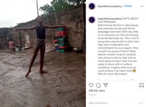 ナイジェリアの11歳の少年は2020年に雨の中でバレエを踊る動画が拡散され、少年に奨学金を支払うという人物まで現れた（画像は『Leap of Dance Academy　2020年6月18日付Instagram「FACTS ABOUT OUR PROGRAM.」』のスクリーンショット）