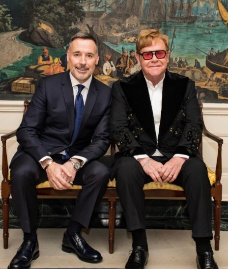 エルトン・ジョンと夫のデヴィッド・ファーニッシュ。2人もANL社をプライベート侵害で提訴している（画像は『Elton John　2022年10月25日付Instagram「Happy 60th Birthday to my husband,」』のスクリーンショット）