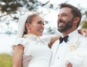 2022年に結婚したジェニファー・ロペスとベン・アフレック。年末からはカリブ海のセントバーツ島を訪れていた（画像は『Jennifer Lopez　2023年8月21日付Instagram「One year ago today」』のスクリーンショット）