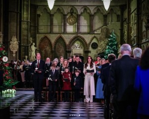 今年で3回目となる、キャサリン皇太子妃主催のクリスマス礼拝。今年は5歳になったルイ王子が初めて出席した（画像は『The Prince and Princess of Wales　2023年12月8日付Instagram「Such a special evening with ＠earlychildhood here at Westminster Abbey,」』のスクリーンショット）