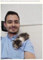 【海外発！Breaking News】子猫を1匹だけで家に置いておけなかった学生、教授の優しい対応に感激（メキシコ）＜動画あり＞